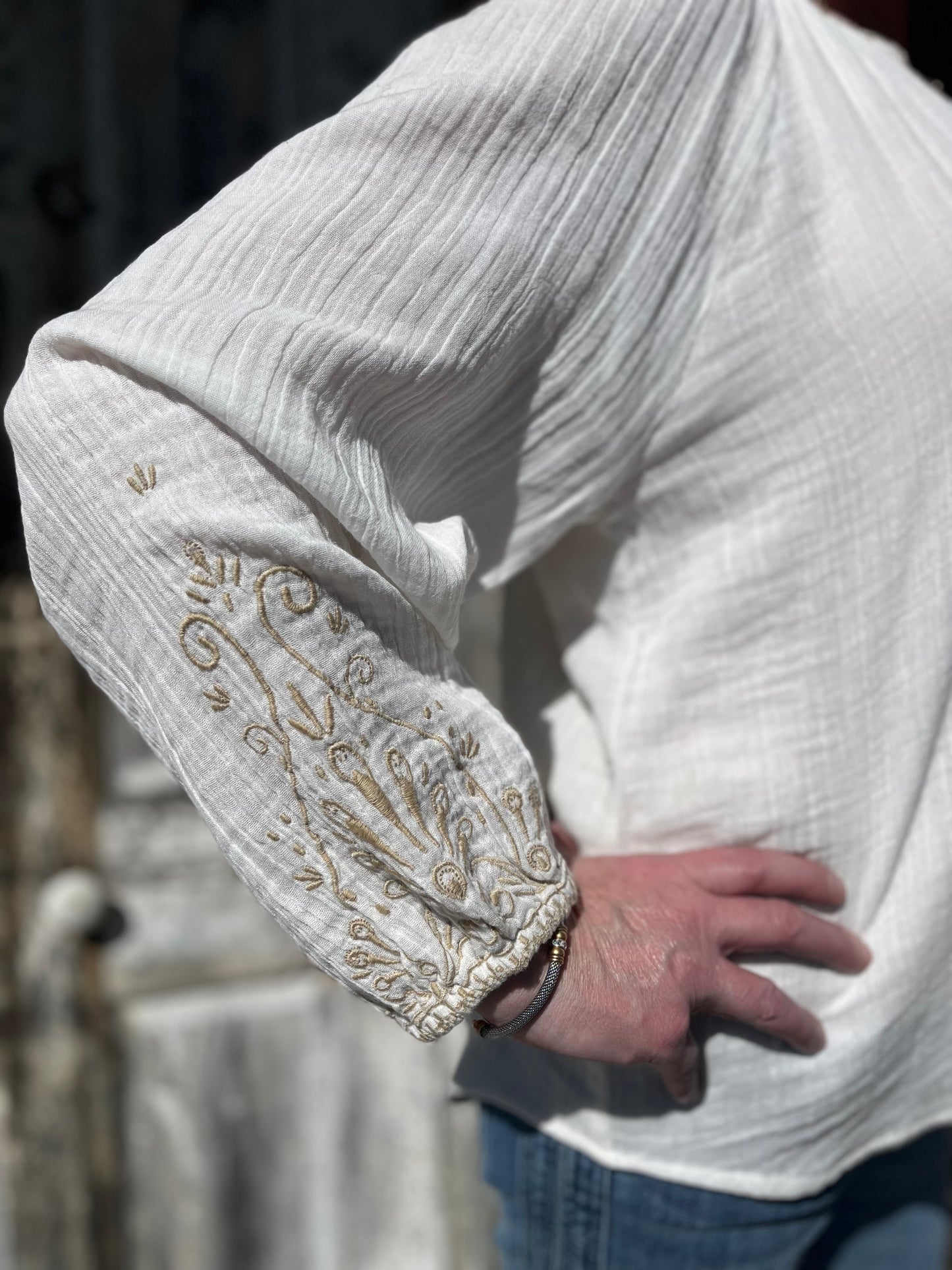 EMBROIDERED DOUBLE
LAYERED GAUZE TOP