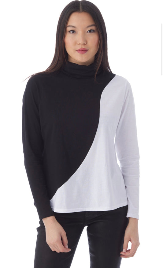 Sylvia Turtleneck - Opposites