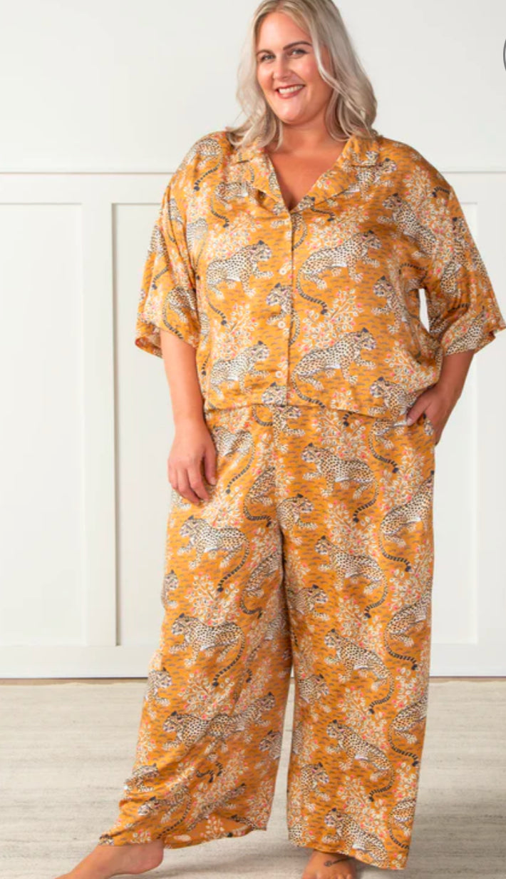 Satin Wildest Dreams Set-Tobacco Bagheera