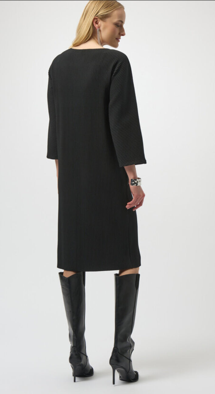 Pleated Shift Knee-length Dress-Black