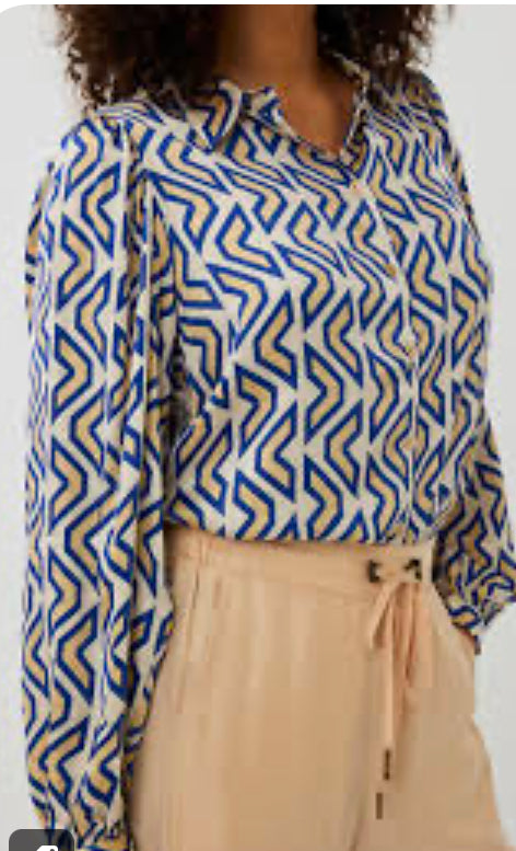 Utopia Graphic Basic Blouse