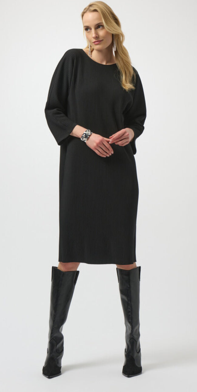 Pleated Shift Knee-length Dress-Black