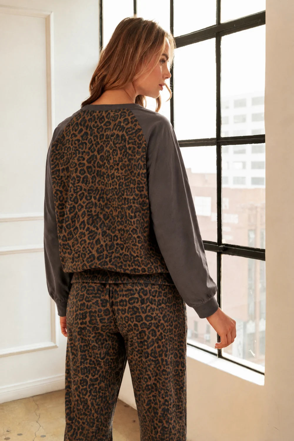 KEN ANIMAL PRINT RAGLAN TOP