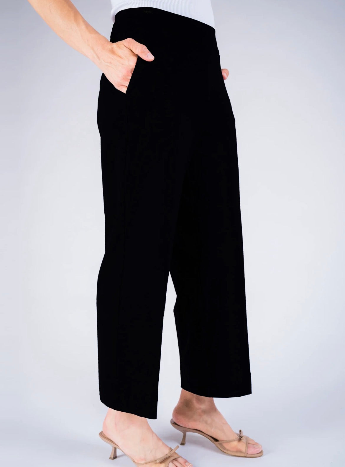 Kathryn 25” Athens Wide Crop Pant- Black