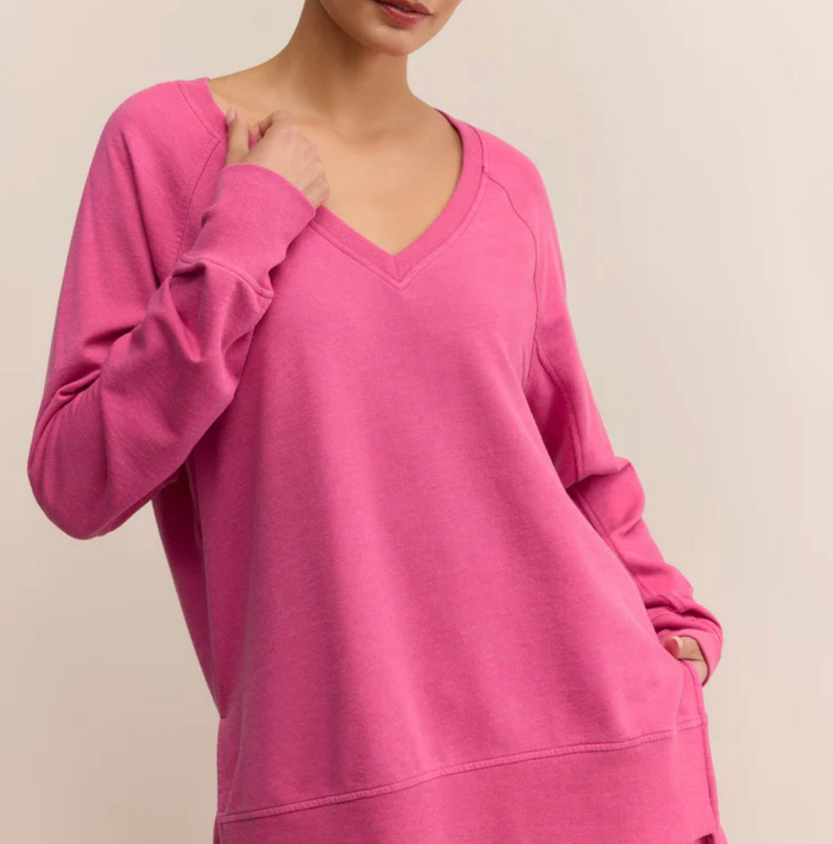 Modern V-Neck Weekender-Island Pink