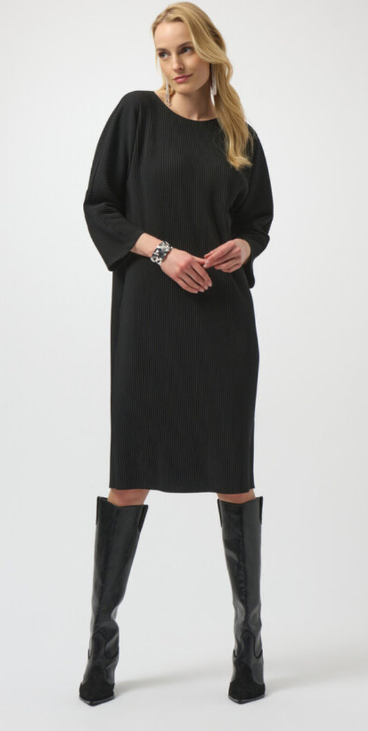 Pleated Shift Knee-length Dress-Black