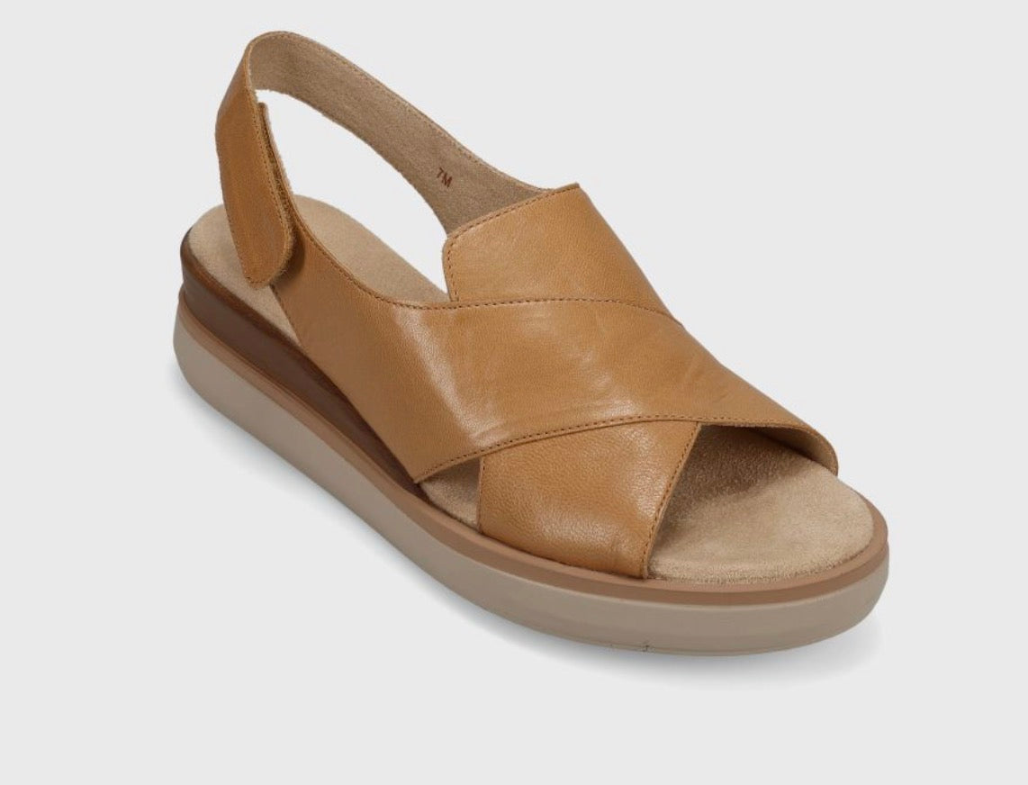 Hydra Sandal-Tan