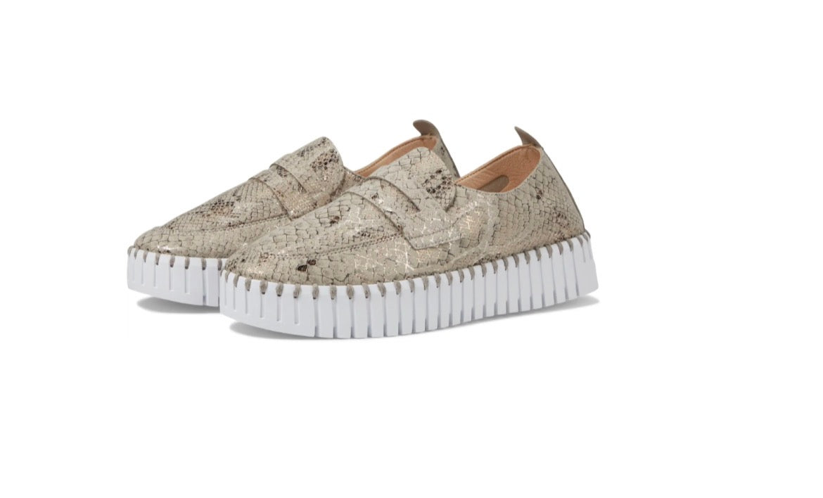 Tulip Metallic Loafer from Ilse Jacobsen