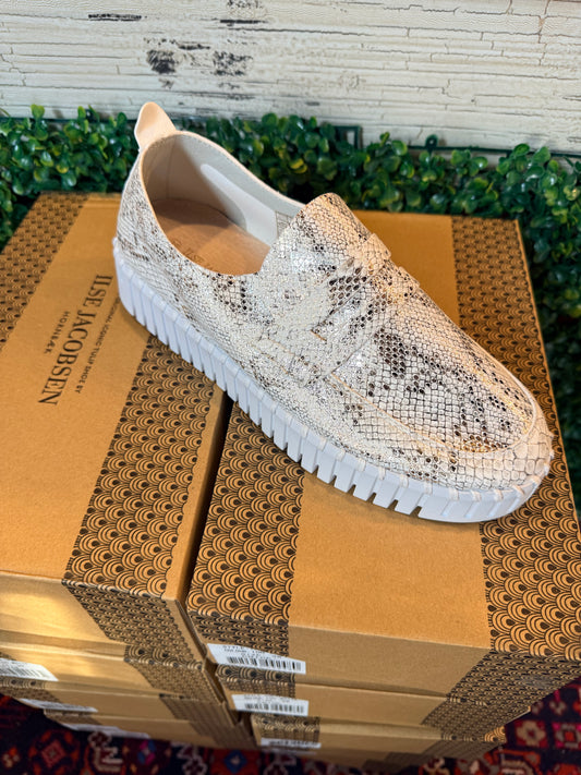 Tulip Metallic Loafer from Ilse Jacobsen